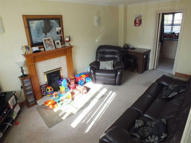  Image of 3 bedroom Property for sale in Shrewton Close Trowbridge BA14 at Shrewton Close Trowbridge Trowbridge, BA14 0XS