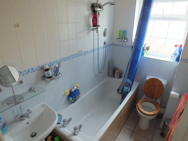  Image of 3 bedroom Property for sale in Shrewton Close Trowbridge BA14 at Shrewton Close Trowbridge Trowbridge, BA14 0XS