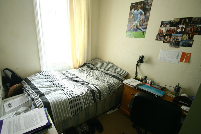  Image of 3 bedroom Flat Share to rent in Simonside Terrace Heaton Newcastle upon Tyne NE6 at Simonside Terrace  Newcastle Upon Tyne, NE6 5LF