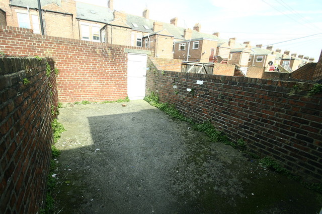  Image of 3 bedroom Flat Share to rent in Simonside Terrace Heaton Newcastle upon Tyne NE6 at Simonside Terrace  Newcastle Upon Tyne, NE6 5LF