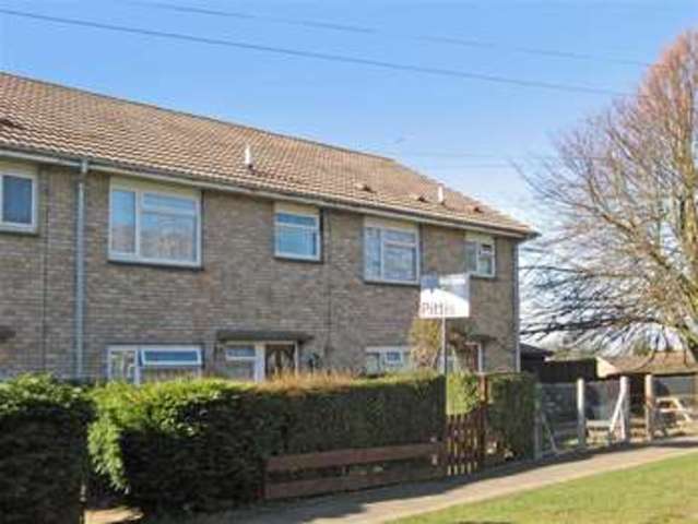  Image of 3 bedroom Terraced house for sale in Solent Gardens Freshwater PO40 at Freshwater Isle of Wight Freshwater, PO40 9PW