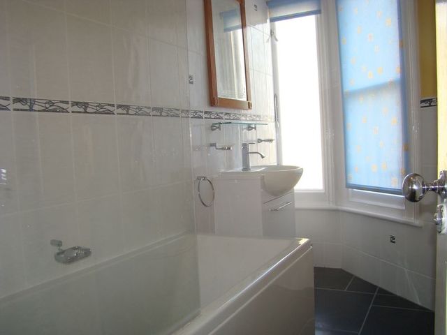  Image of 2 bedroom Flat to rent in Lansdowne Road London E18 at Lansdowne Road  London, E18 2AZ