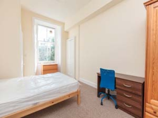  Image of 4 bedroom Flat to rent in Spottiswoode Street Edinburgh EH9 at Marchmont Edinburgh Edinburgh, EH9 1DH