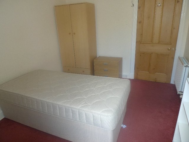  Image of 4 bedroom Flat to rent in Spottiswoode Street Edinburgh EH9 at Marchmont Edinburgh Edinburgh, EH9 1DQ
