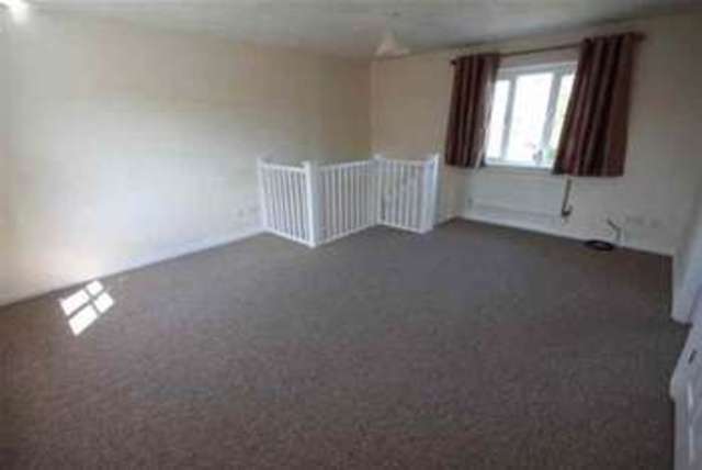  Image of 1 bedroom Flat to rent in Springfield Drive Calne SN11 at Calne, SN11 0UF