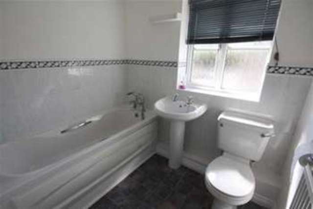  Image of 1 bedroom Flat to rent in Springfield Drive Calne SN11 at Calne, SN11 0UF