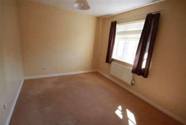  Image of 1 bedroom Flat to rent in Springfield Drive Calne SN11 at Calne, SN11 0UF