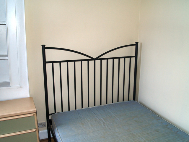  Image of 1 bedroom Flat to rent in Springhill Gardens Shawlands Glasgow G41 at Shawlands Glasgow Glasgow, G41 2EX