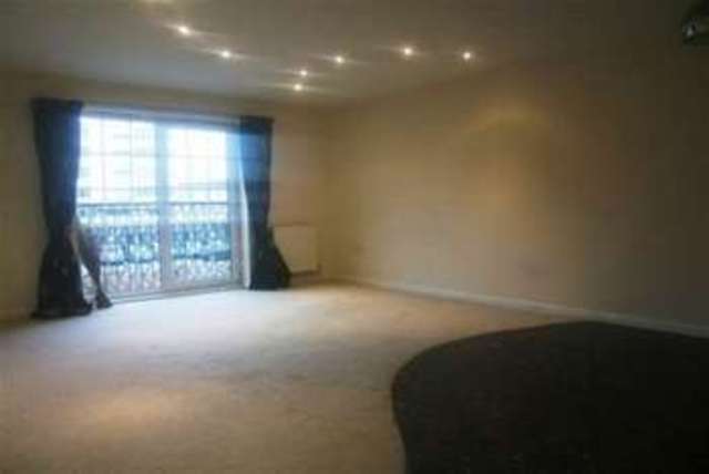  Image of 2 bedroom Flat to rent in St. Christophers Walk Wakefield WF1 at Wakefield, WF1 2UP