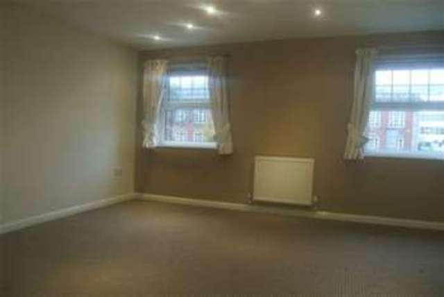  Image of 2 bedroom Flat to rent in St. Christophers Walk Wakefield WF1 at Wakefield, WF1 2UP