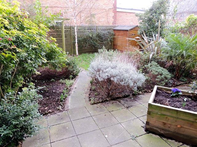  Image of 2 bedroom Detached house to rent in St. Giles Road London SE5 at Camberwell, SE5 7RG