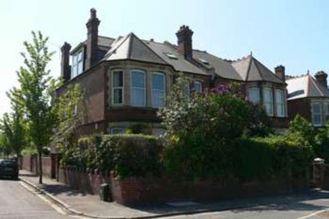  Image of 1 bedroom House Share to rent in Magdalen Road Exeter EX2 at St Leonards  Exeter, EX2 4TA