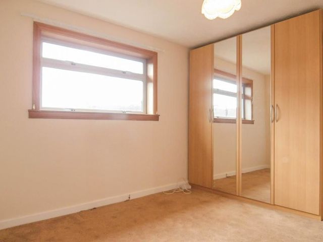  Image of 2 bedroom Terraced house to rent in St. Serfs Walk Alva FK12 at Alva Clackmannanshire Clackmannanshire, FK12 5DJ