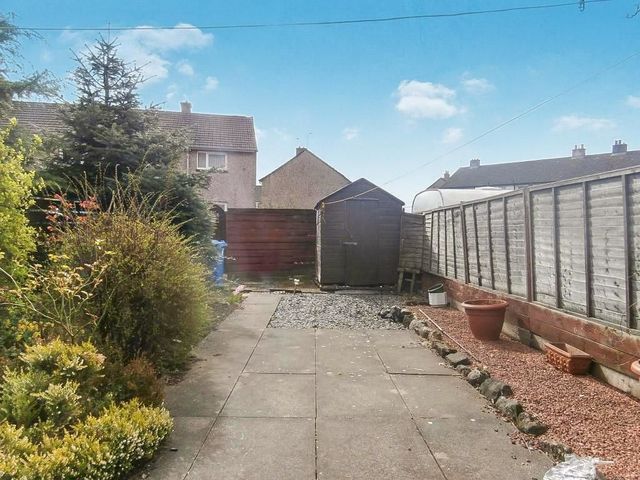  Image of 2 bedroom Terraced house to rent in St. Serfs Walk Alva FK12 at Alva Clackmannanshire Clackmannanshire, FK12 5DJ