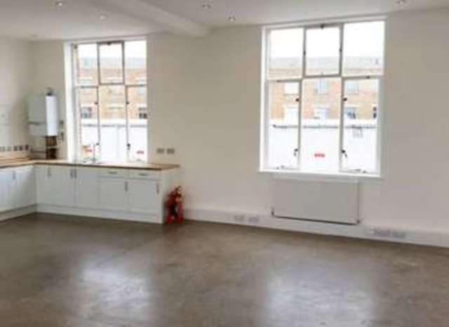  Image of Detached house to rent in Stanley Gardens London W3 at London, W3 7SZ