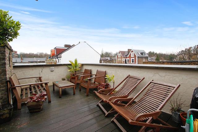  Image of 3 bedroom Terraced house to rent in Stapleton Hall Road London N4 at Stroud Green  Stroud Green, N4 3QE
