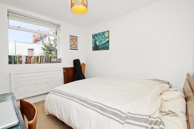  Image of 3 bedroom Terraced house to rent in Stapleton Hall Road London N4 at Stroud Green  Stroud Green, N4 3QE