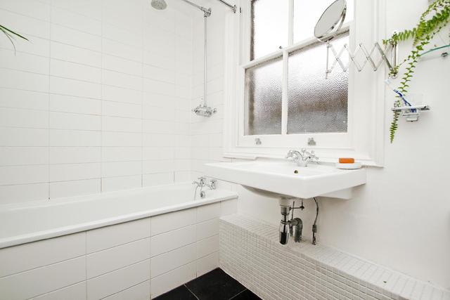  Image of 3 bedroom Terraced house to rent in Stapleton Hall Road London N4 at Stroud Green  Stroud Green, N4 3QE