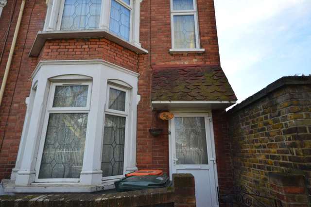  Image of 4 bedroom Detached house to rent in St. Mary