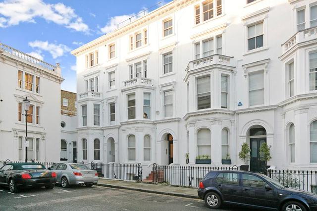  Image of 2 bedroom Apartment to rent in Strathmore Gardens London W8 at Kensington  London, W8 4RZ
