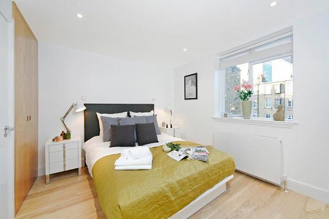  Image of 2 bedroom Apartment to rent in Strathmore Gardens London W8 at Kensington  London, W8 4RZ