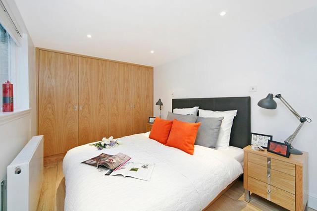  Image of 2 bedroom Apartment to rent in Strathmore Gardens London W8 at Kensington  London, W8 4RZ