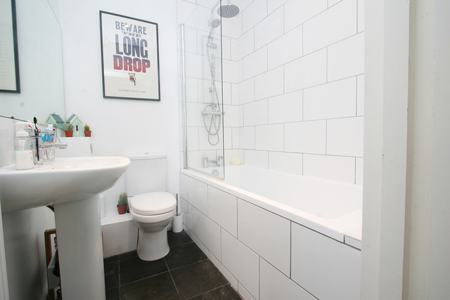  Image of 1 bedroom Apartment for sale in Sulina Road London SW2 at Sulina Road  Streatham Hill, SW2 4EJ