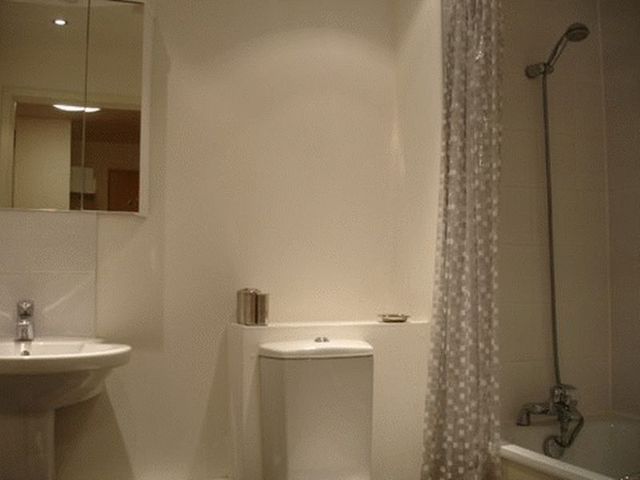  Image of 2 bedroom Flat to rent in Yeoman Street London SE8 at Yeoman Street  London, SE8 5DP