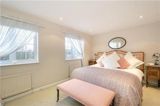  Image of 4 bedroom Town House for sale in Sussex Gardens London N6 at HIGHGATE  LONDON, N6 4LY