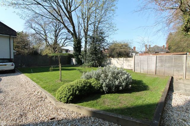  Image of 1 bedroom Flat to rent in Talbot Avenue Winton Bournemouth BH3 at Talbot Avenue  Bournemouth, BH3 7HY