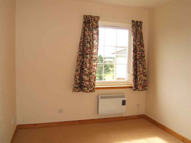  Image of 3 bedroom Flat to rent in Taylor Green Livingston EH54 at Deer Park West Lothian West Lothian, EH54 8SX