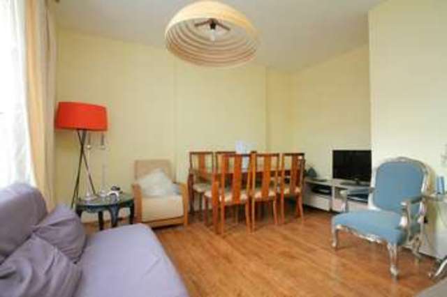  Image of 2 bedroom Apartment to rent in The Barons St Margarets Twickenham TW1 at The Barons  East Twickenham, TW1 2AN