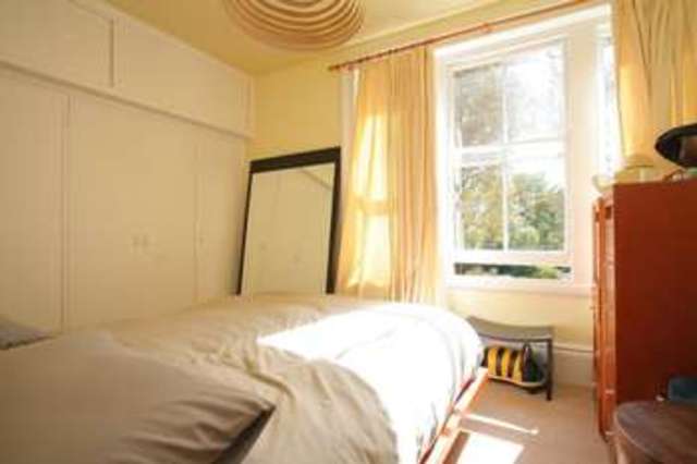  Image of 2 bedroom Apartment to rent in The Barons St Margarets Twickenham TW1 at The Barons  East Twickenham, TW1 2AN