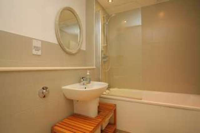  Image of 2 bedroom Apartment to rent in The Barons St Margarets Twickenham TW1 at The Barons  East Twickenham, TW1 2AN