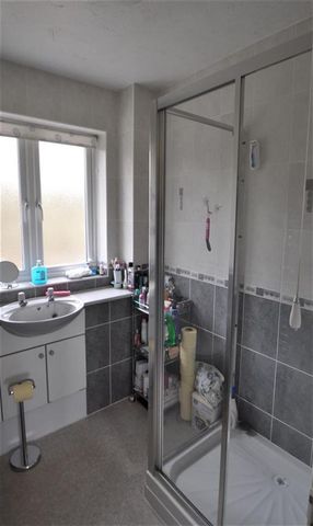  Image of 2 bedroom Property for sale in The Firs Droitwich WR9 at The Firs Droitwich Spa Droitwich Spa, WR9 0JA