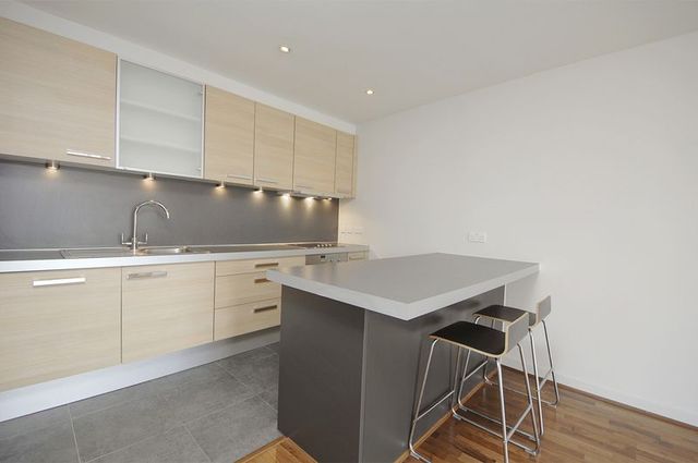  Image of 1 bedroom Flat to rent in The Heart Walton-on-Thames KT12 at The Heart  Walton-On-Thames, KT12 1GF