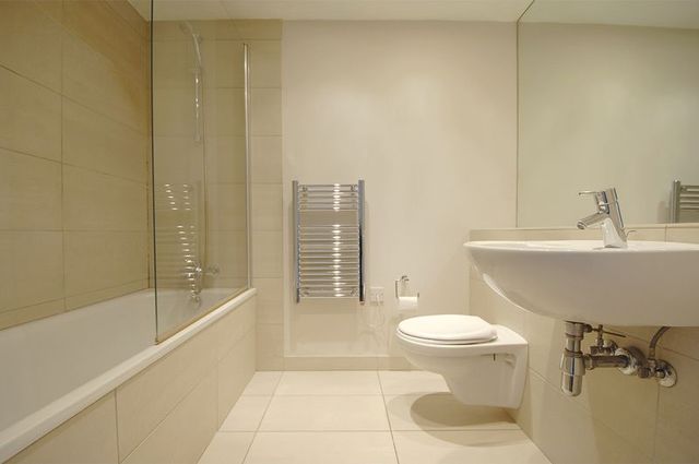  Image of 1 bedroom Flat to rent in The Heart Walton-on-Thames KT12 at The Heart  Walton-On-Thames, KT12 1GF