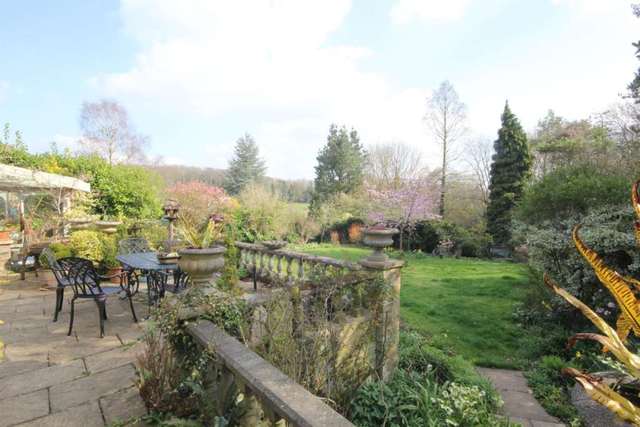  Image of 4 bedroom Detached house for sale in The Leas Hemel Hempstead HP3 at The Leas Longdean Park Hemel Hempstead, HP3 8BP