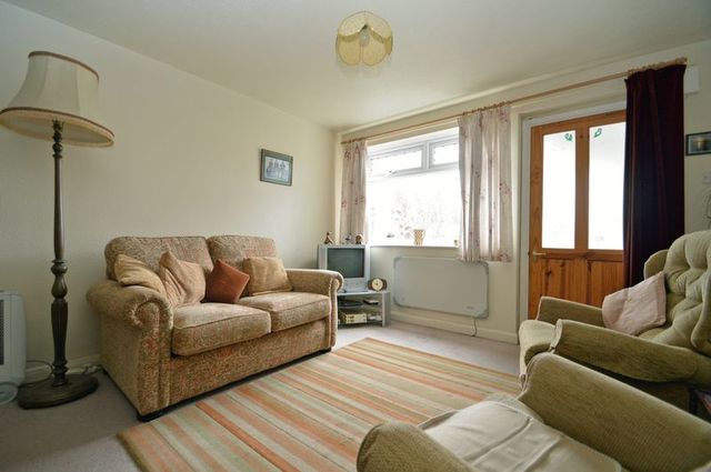  Image of 1 bedroom Flat for sale in The Leys Clevedon BS21 at The Leys  Clevedon, BS21 7YQ