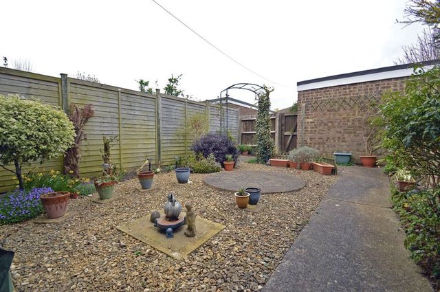  Image of 1 bedroom Flat for sale in The Leys Clevedon BS21 at The Leys  Clevedon, BS21 7YQ