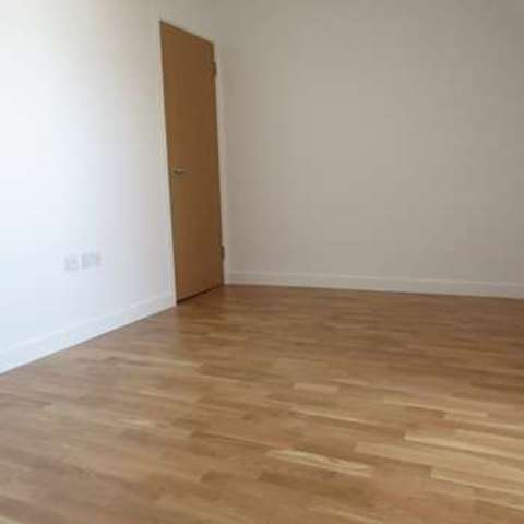  Image of 3 bedroom Flat to rent in The Mall London W5 at The Mall  Ealing, W5 3TA