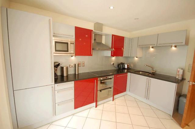  Image of 3 bedroom Property to rent in Kenavon Drive Reading RG1 at The Meridian Kenavon Drive Reading Reading, RG1 3DQ