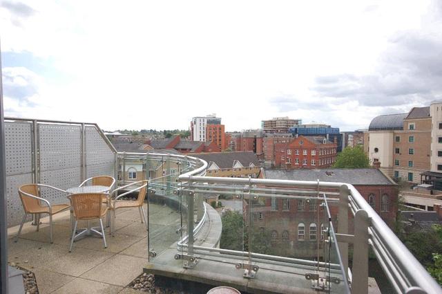  Image of 3 bedroom Property to rent in Kenavon Drive Reading RG1 at The Meridian Kenavon Drive Reading Reading, RG1 3DQ
