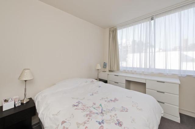  Image of 1 bedroom Flat to rent in Bedford Gardens London W8 at The Mount  76 Bedford Gardens, W8 7EJ