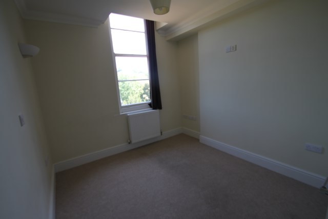  Image of 2 bedroom Flat to rent in Clatterford Road Newport PO30 at Clatterford Road  Newport, PO30 1NQ
