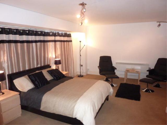  Image of 3 bedroom Flat to rent in Edward Street Birmingham B1 at Birmingham, B1 2EL