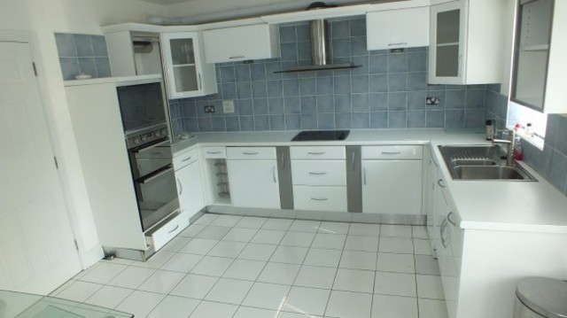  Image of 4 bedroom Terraced house to rent in Thornbury Avenue Weetwood Leeds LS16 at Thornbury Avenue  Leeds, LS16 5RN