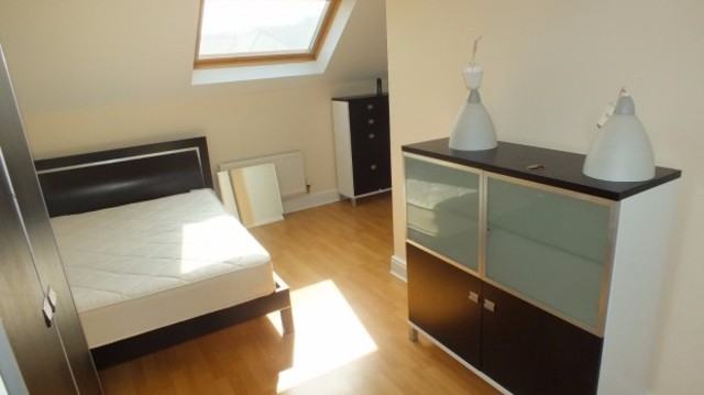  Image of 4 bedroom Terraced house to rent in Thornbury Avenue Weetwood Leeds LS16 at Thornbury Avenue  Leeds, LS16 5RN