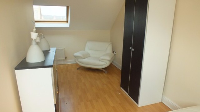  Image of 4 bedroom Terraced house to rent in Thornbury Avenue Weetwood Leeds LS16 at Thornbury Avenue  Leeds, LS16 5RN