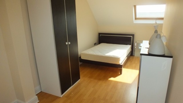  Image of 4 bedroom Terraced house to rent in Thornbury Avenue Weetwood Leeds LS16 at Thornbury Avenue  Leeds, LS16 5RN